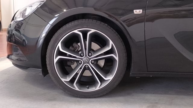 Opel Astra GTC TURBO 3P 2012