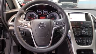 Opel Astra GTC TURBO 3P 2012