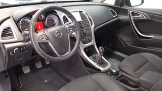 Opel Astra GTC TURBO 3P 2012