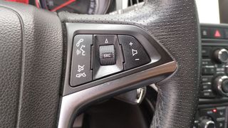 Opel Astra GTC TURBO 3P 2012