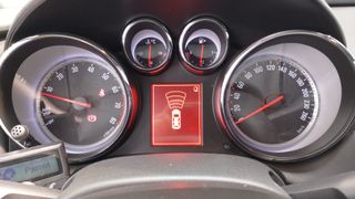 Opel Astra GTC TURBO 3P 2012