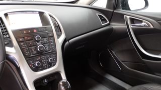 Opel Astra GTC TURBO 3P 2012