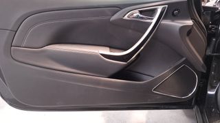 Opel Astra GTC TURBO 3P 2012