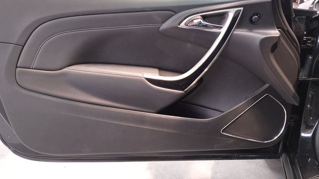 Opel Astra GTC TURBO 3P 2012