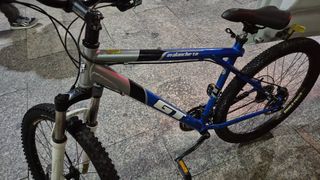 Bicicleta GT Avalanche 1.0