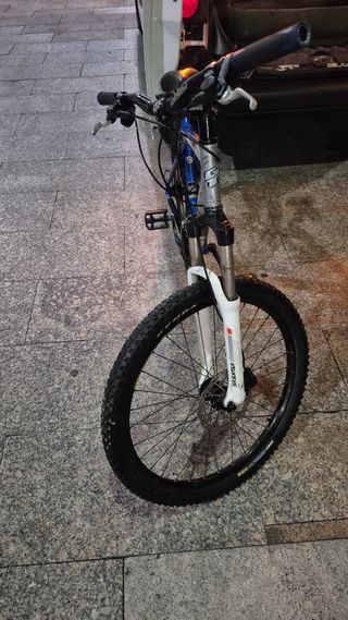 Bicicleta GT Avalanche 1.0