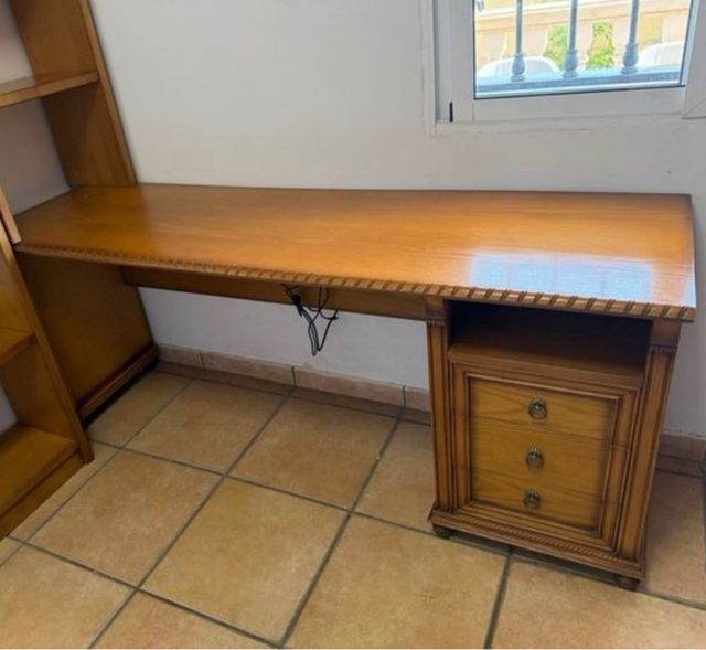 Escritorio madera estilo clásico