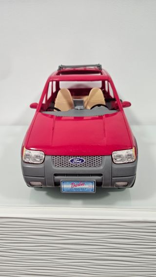 Coche Barbie Ford rojo