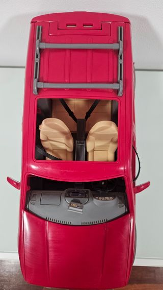 Coche Barbie Ford rojo