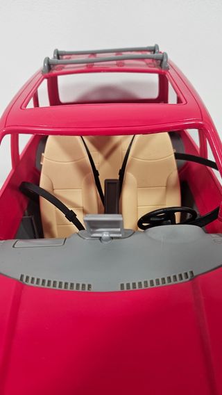 Coche Barbie Ford rojo