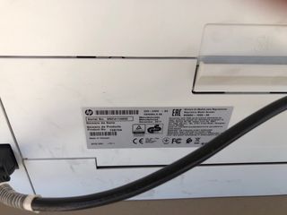 Impresora HP LaserJet Pro MFP blanca