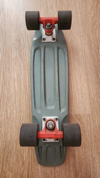 Monopatín estilo Penny Skate (OXELO YAMBA)