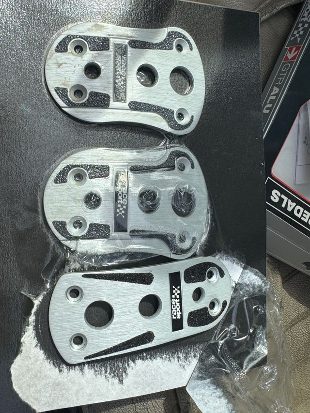 Pedal de apoyo para coche