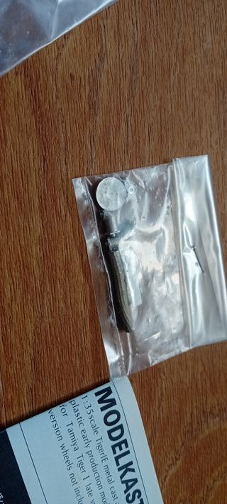 Modelkasten Tiger I C-1 Early Conversion