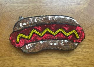 Monedero hot dog Salvador Bachiller