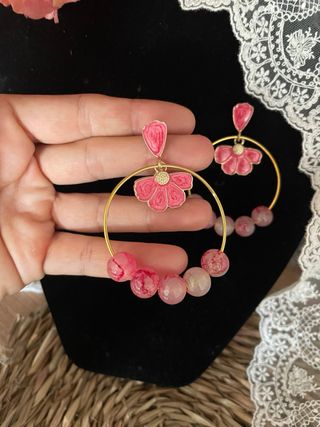 Pendientes para invitada o flamenca fucsia