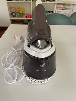 Ferro da stiro Rowenta Easy Steam