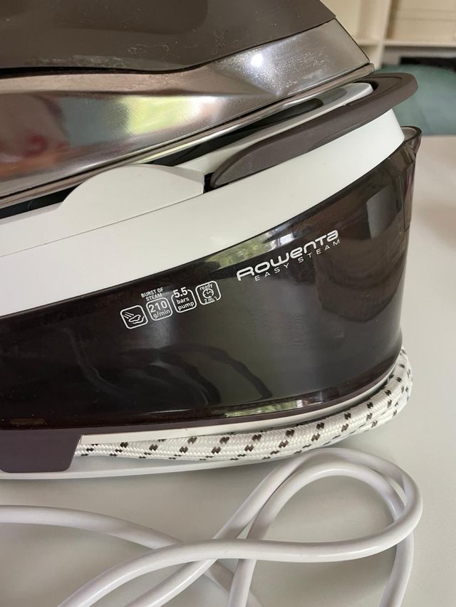 Ferro da stiro Rowenta Easy Steam