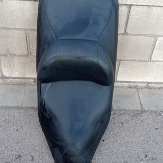 Asiento moto burgmam 400
Red. Año 1998- 2006
