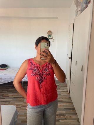 Top rojo estampado talla S