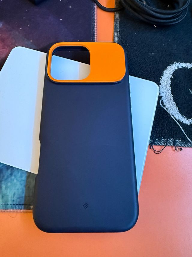 Custodia Caseology iPhone 16 Pro Max