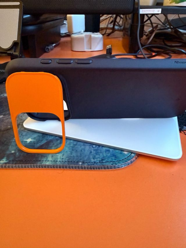 Custodia Caseology iPhone 16 Pro Max