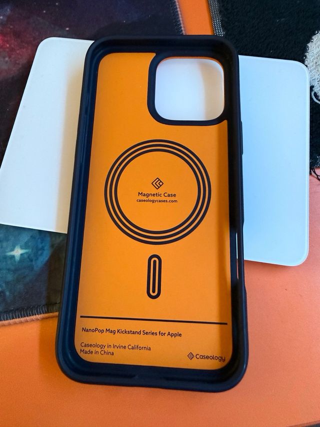 Custodia Caseology iPhone 16 Pro Max