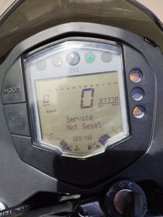 KTM Duke 125 blanca (2014)