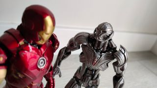 Iron Man Mark 4 & Ultron AC figuras