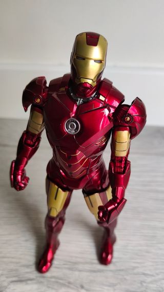 Iron Man Mark 4 & Ultron AC figuras