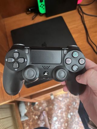 PS4 (PlayStation 4) negra