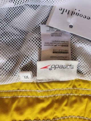 Costume da bagno estivo bianco e nero