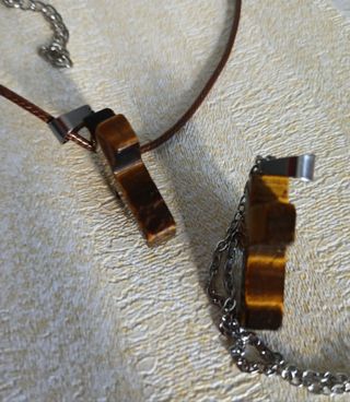 Collar Cruz Ojo Tigre.Unisex