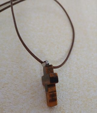 Collar Cruz Ojo Tigre.Unisex
