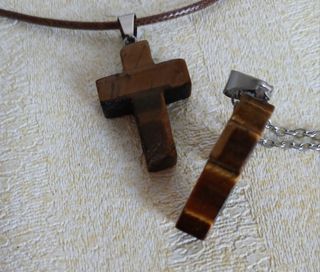 Collar Cruz Ojo Tigre.Unisex