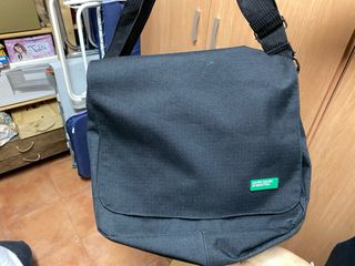 Mochila Benetton negra