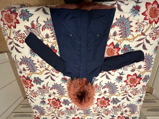 Abrigo niña azul marino con capucha rosa