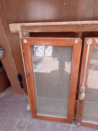 Ventana antigua madera cristal