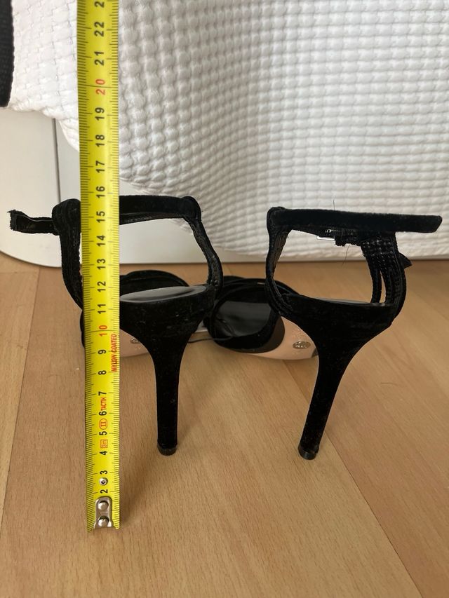 Sandalias sin estrenar negras terciopelo_ZARA_T 38