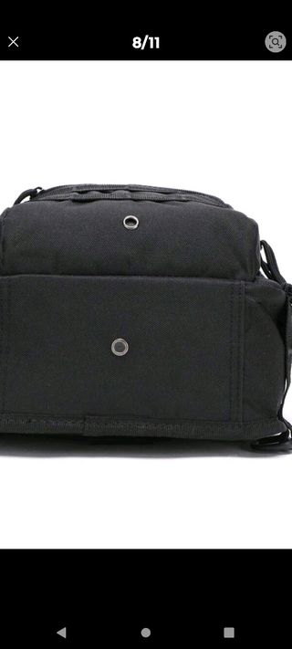 Mochila bandolera de pecho o espalda impermeable .