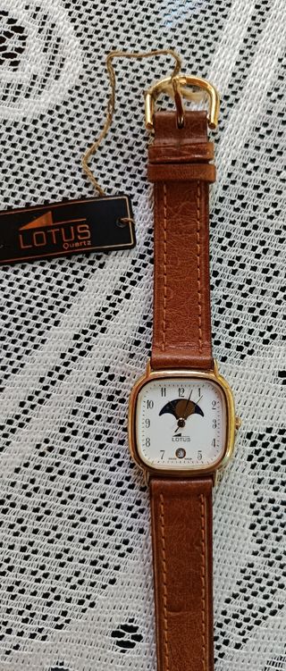 Reloj Lotus vintage dorado