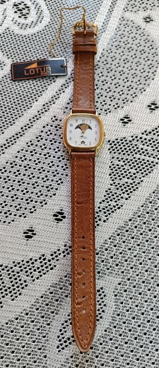 Reloj Lotus vintage dorado
