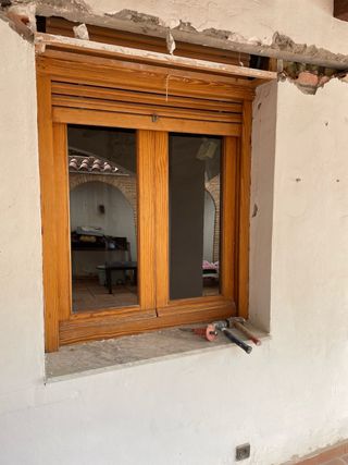 Ventana madera antigua