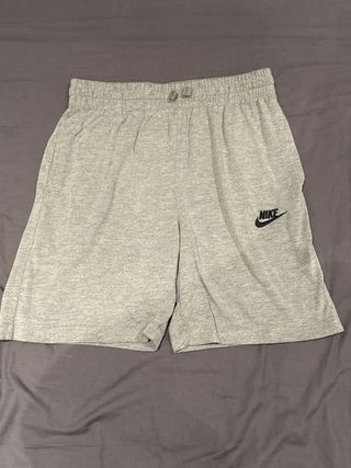 Shorts Nike Grises - Deportivos