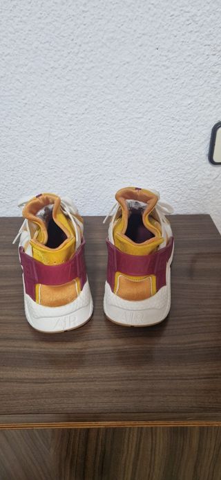 Zapatillas Nike Huarache amarillas