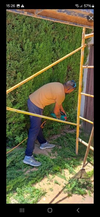 JARDINERO 9€ 8€.? O