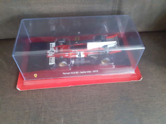 F1 Ferrari escala 1/24 - 4 coches