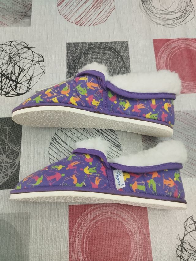 Pantuflas lila borreguillo talla 32
