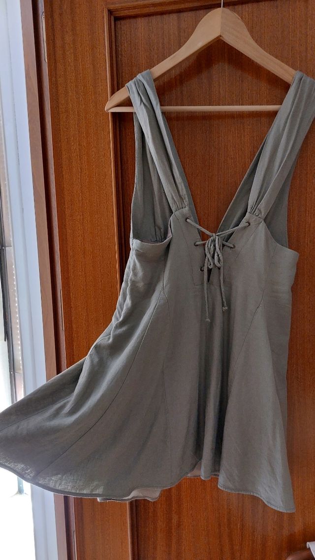 Vestido Zara verde oliva