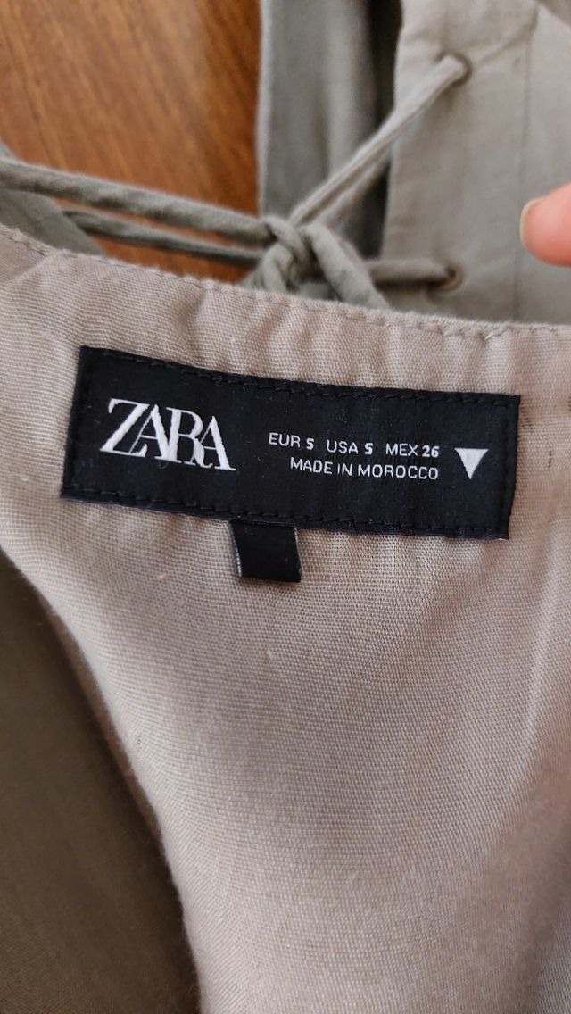 Vestido Zara verde oliva